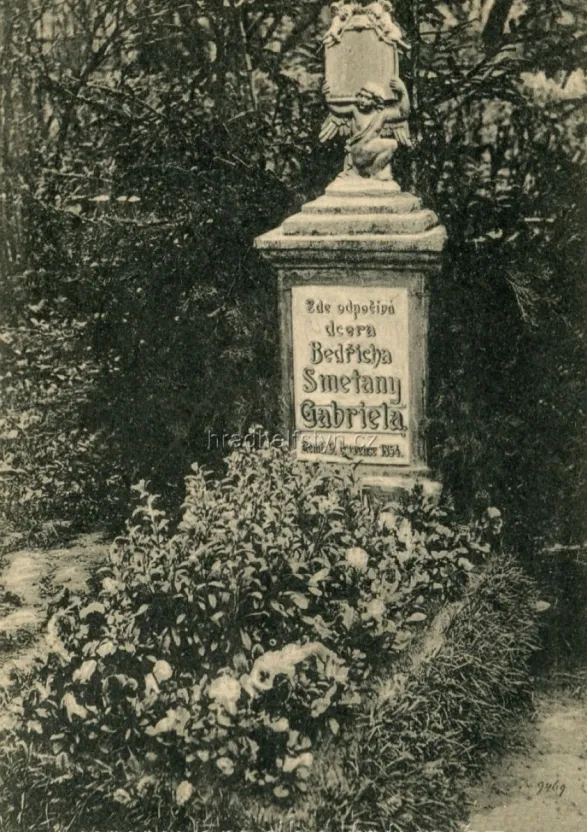 Týn nad Bečvou, MF, Hrob dcery B. Smetany, Gabriely