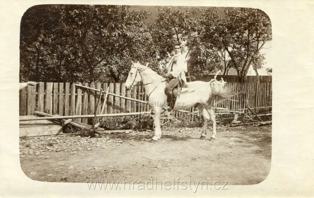Týn nad Bečvou, MF, Dožínky, hanácký kroj, 1924